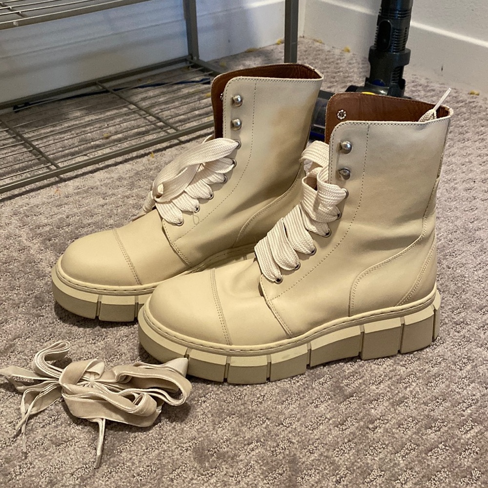 Alohas Boots size 39